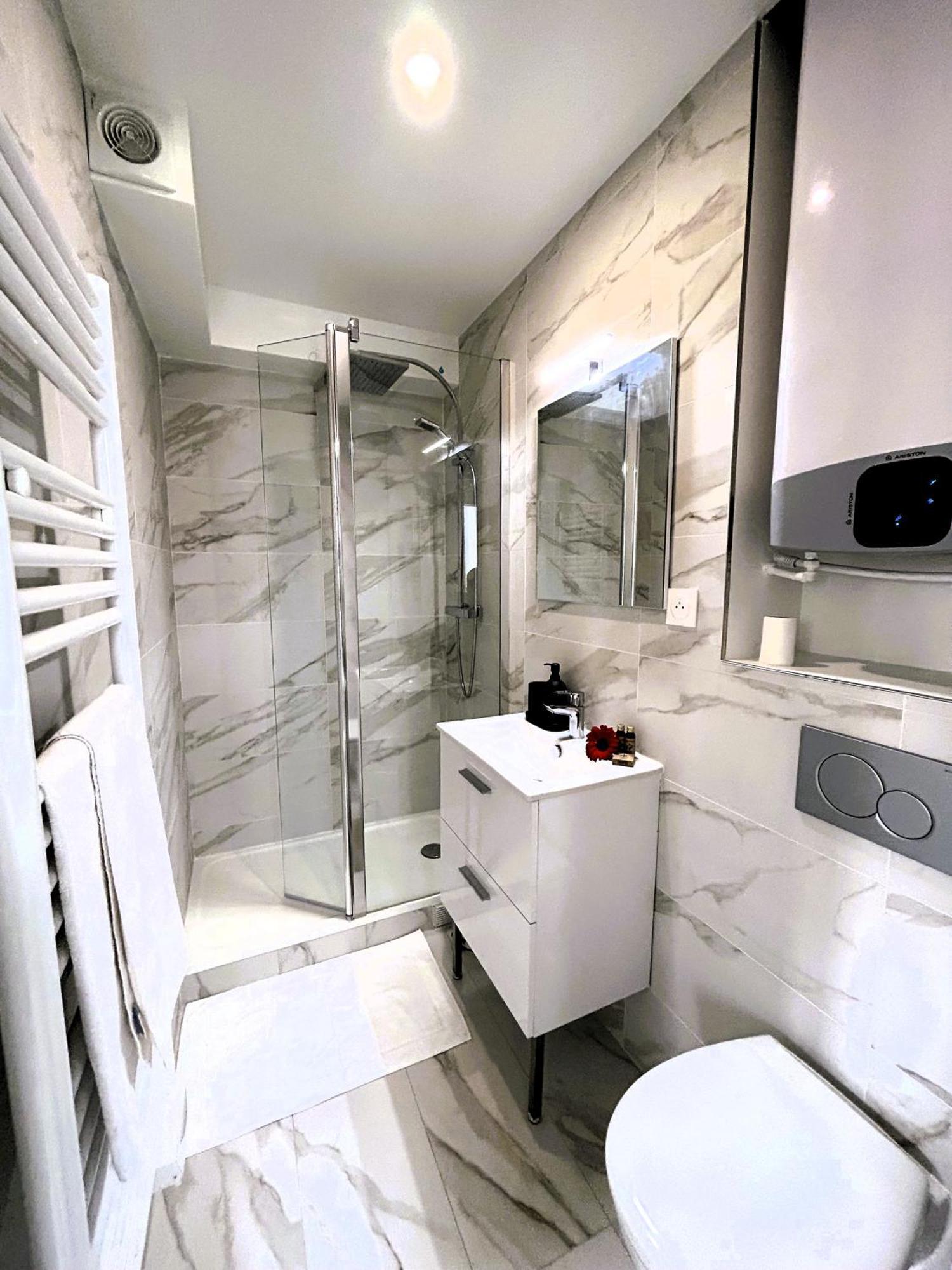 La Maison Hugo Монтрей Екстериор снимка