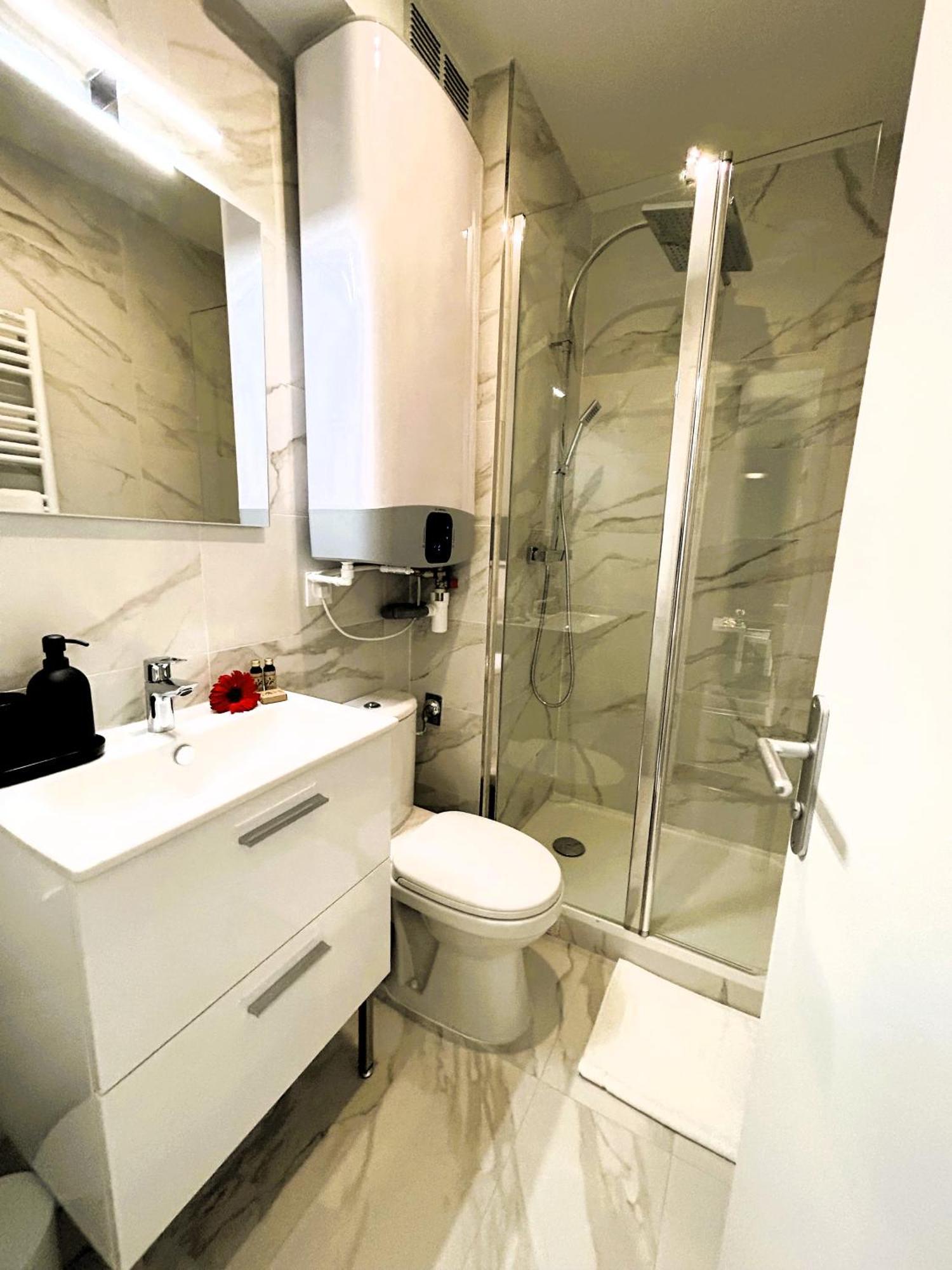 La Maison Hugo Монтрей Екстериор снимка